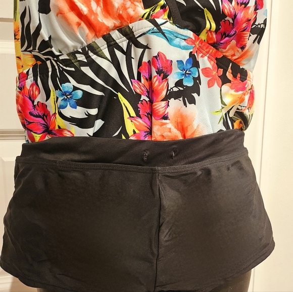 Tropical 2pc swimsuit - Picture 5 of 8
